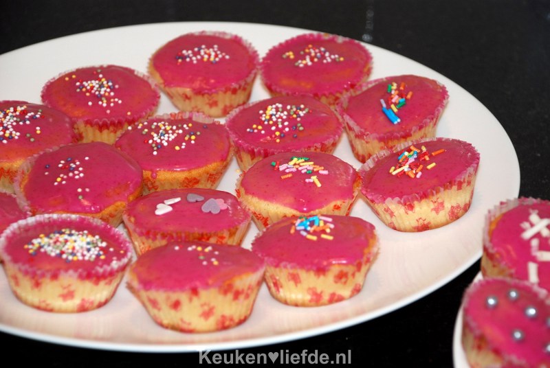 Hertog gebonden Dank je Cupcakes met roze glazuur | Keukenliefde