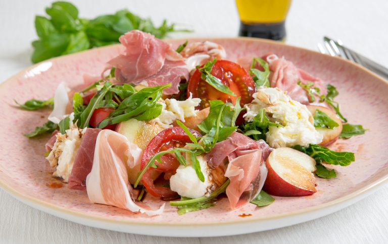 Zomersalade Met Perzik, Mozzarella En Parmaham | Keukenliefde