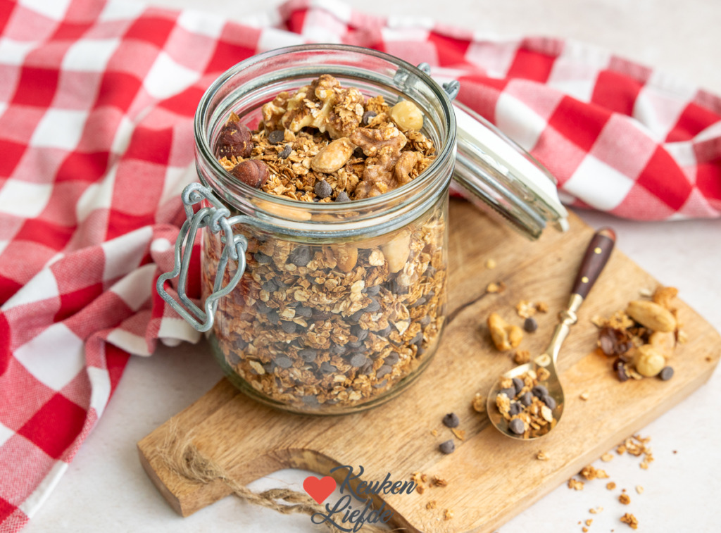 Granola met noten en pure chocolade