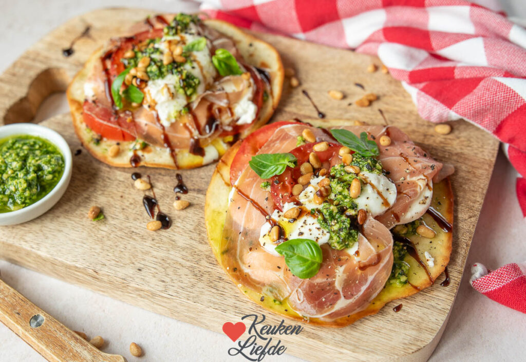 Tostada caprese met parmaham